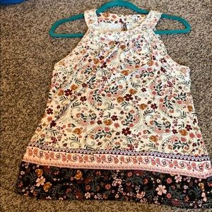 Floral tank top. NWT. medium petite 🌸